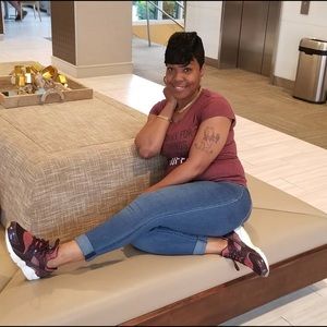 Meet your Posher, Takisha